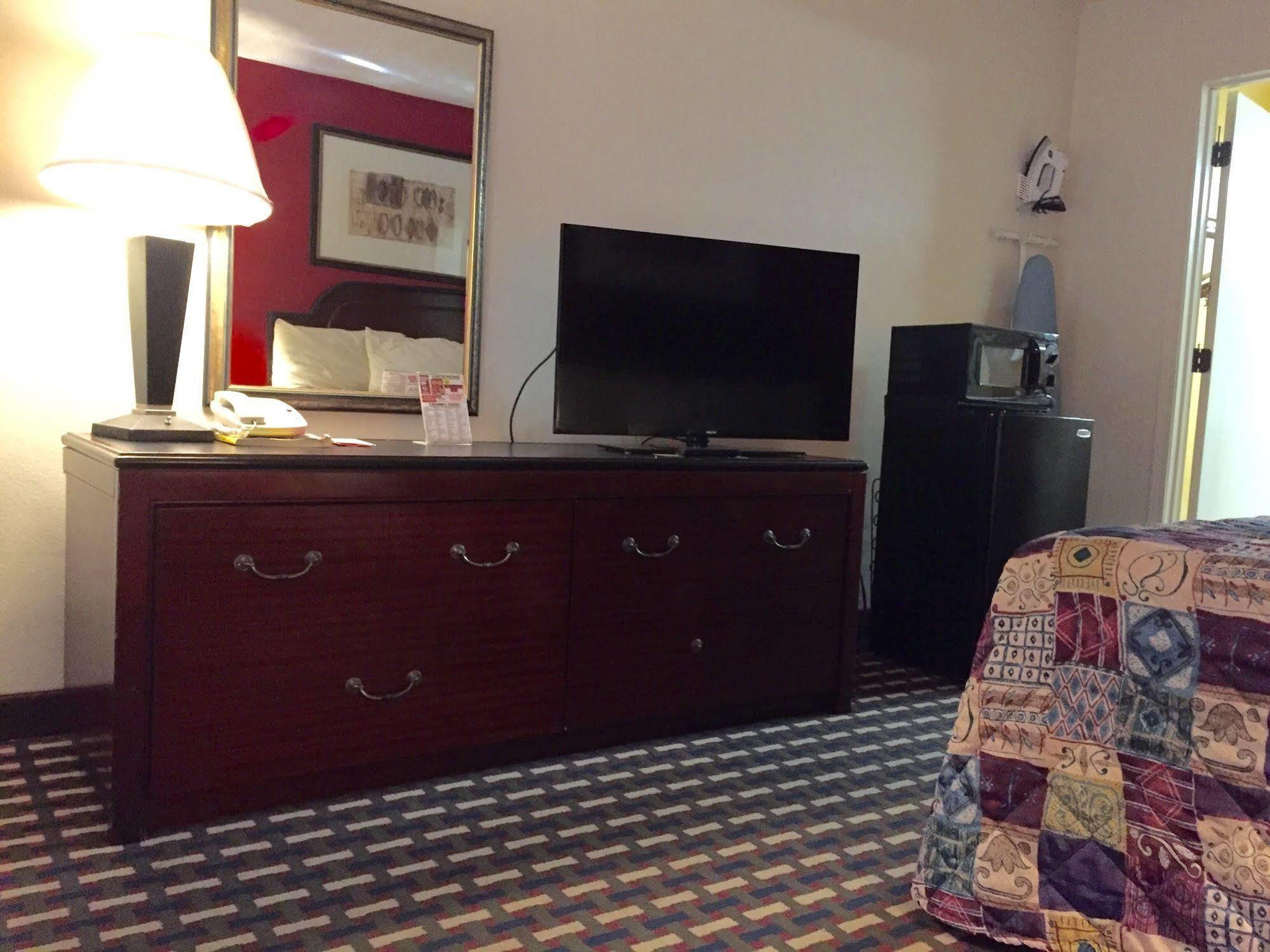 Parkway Inn มอร์ริสทาวน์ ภายนอก รูปภาพ